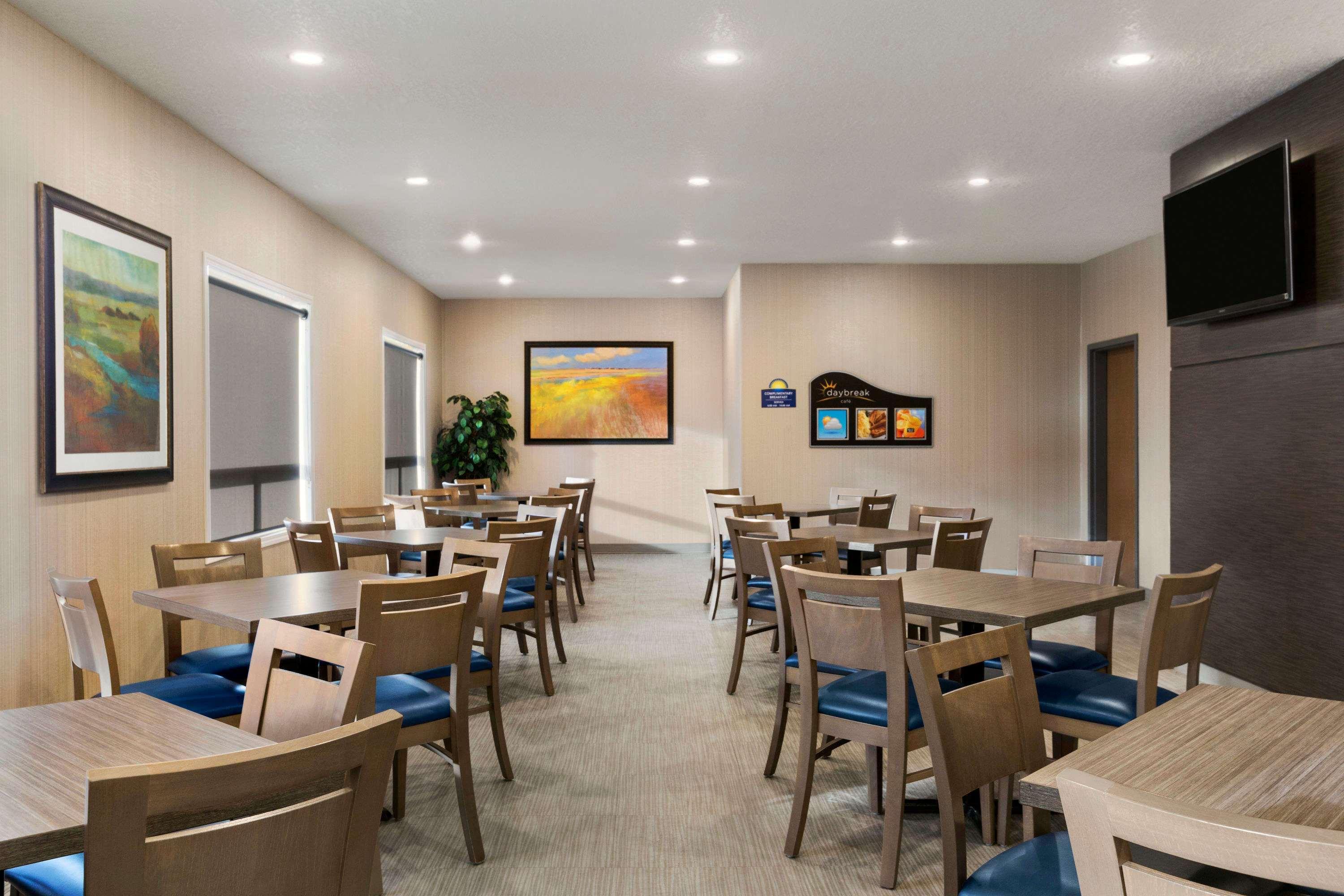 Days Inn & Suites By Wyndham Yorkton Exterior foto