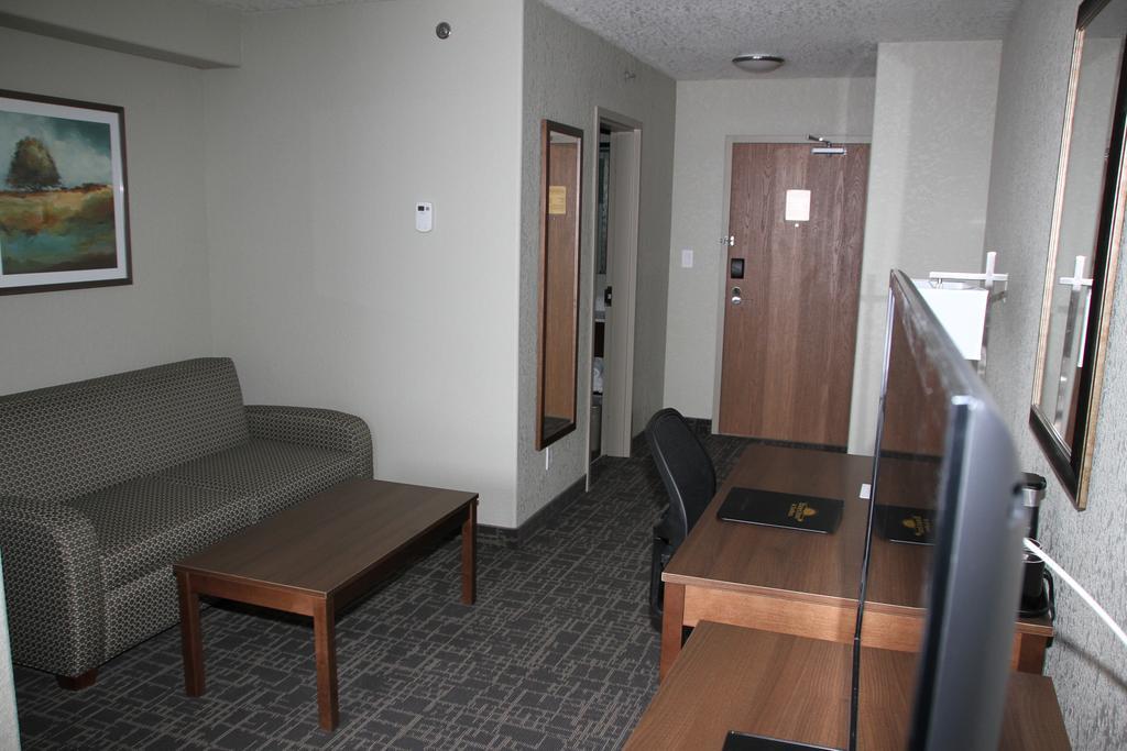 Days Inn & Suites By Wyndham Yorkton Exterior foto