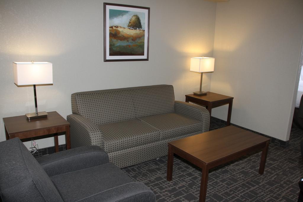 Days Inn & Suites By Wyndham Yorkton Exterior foto