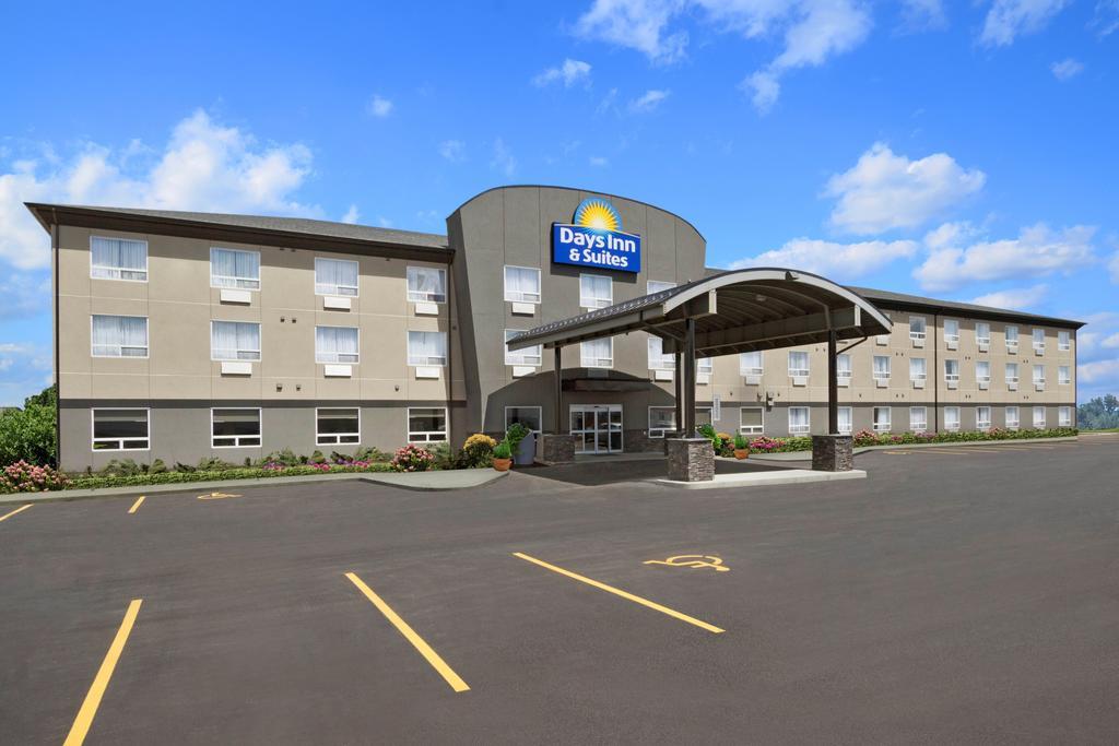 Days Inn & Suites By Wyndham Yorkton Exterior foto